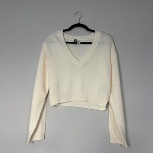 H&M Beige/White Long Sleeve Cropped Sweater V-Neck Size XXS Valentines Day